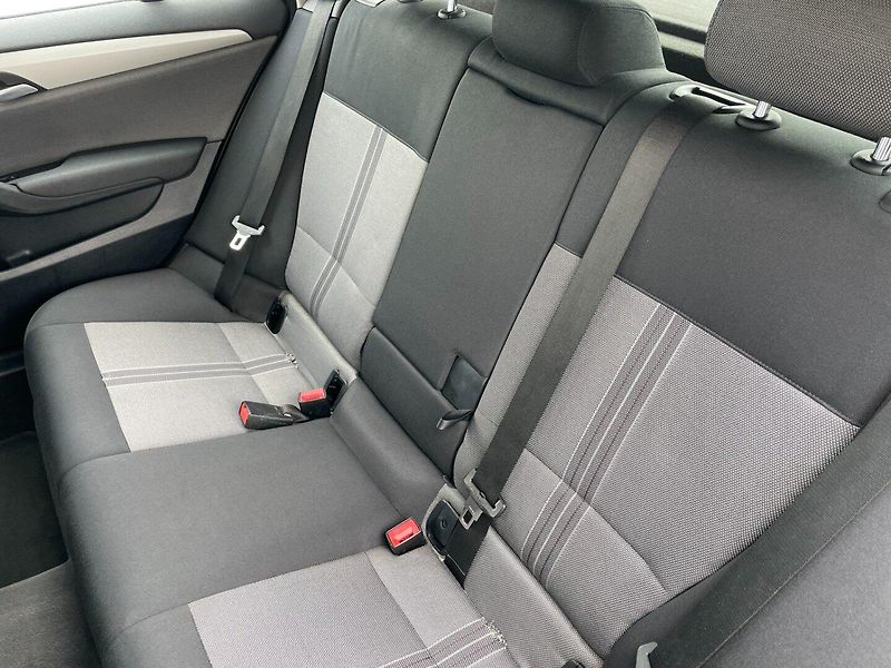 BMW X1 (2011) xDrive 2.0D 130kW 4x4 ČR Bixen - fotka 17 z 28