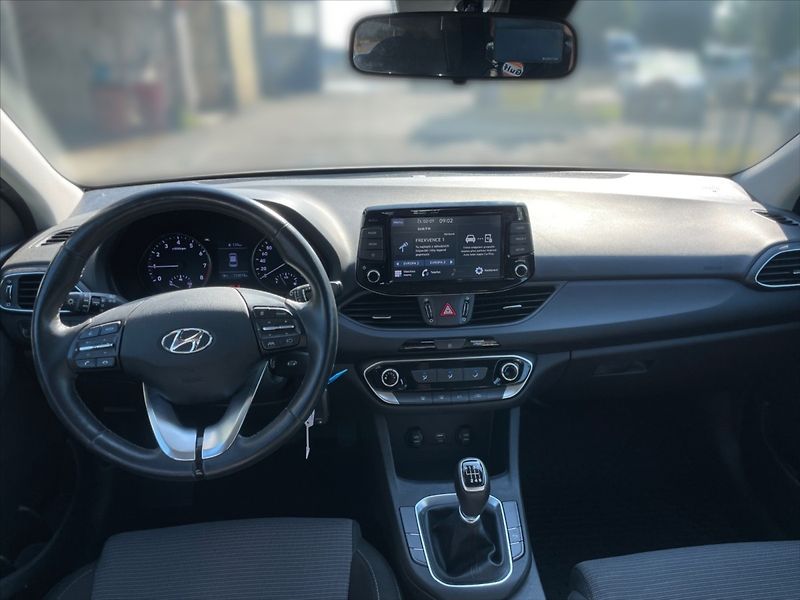 Hyundai i30 1,5 i CVVT Comfort kombi 5d - fotka 9 z 11