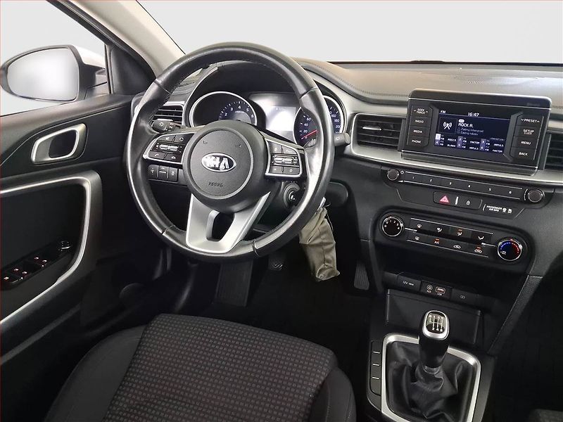 Kia Ceed (2018) 1.4 CVVT, Serv.kniha, Tempomat - fotka 7 z 14