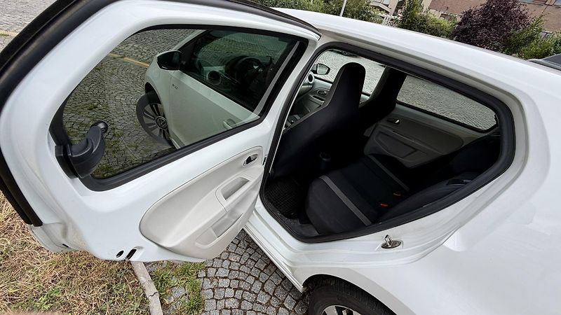 Volkswagen e-up! (2017) VW eUP! 60Kw, dojezd 130km DPH - fotka 12 z 27