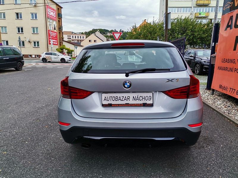 BMW X1 (2013) 118D 105kw xDrive AUT XEN - fotka 4 z 26