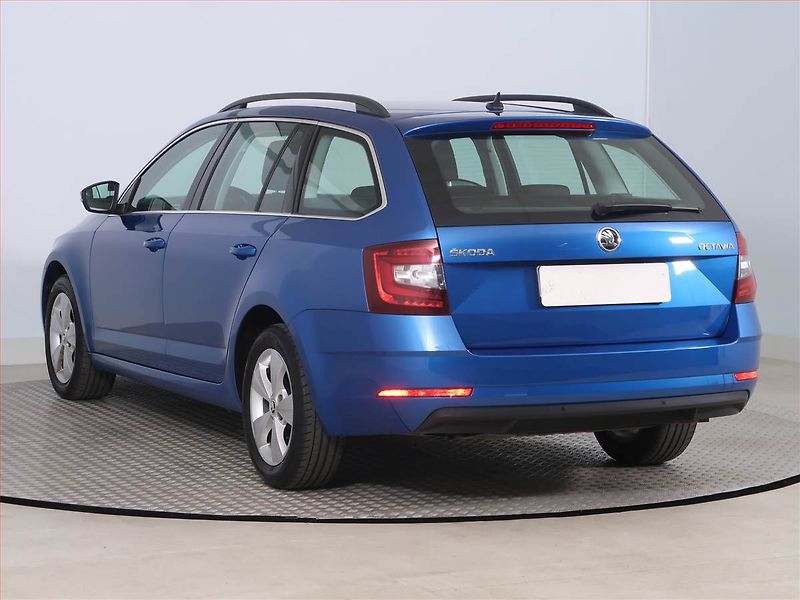 Škoda Octavia (2020) Style 1.6 TDI, ČR,1.maj - fotka 4 z 22