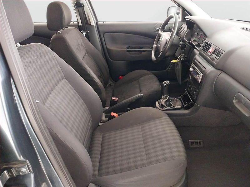 Škoda Octavia (2003) 1.9 TDI, po STK, Tažné, Klima - fotka 9 z 17