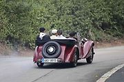 Na akci Jízda do vrchu a výstava historických vozidel se představilo na tři sta automobilů a motocyklů.