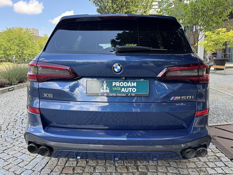 BMW X5 M50i V8 - fotka 6 z 29