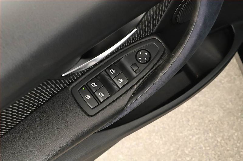 BMW Řada 3 (2014) 320 d xDrive, 4X4, Navi - fotka 16 z 20