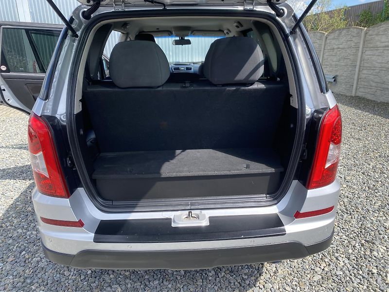 SsangYong Rexton 2.0CD-i 4x4 7M MAN 155PS 170KM - fotka 107 z 151