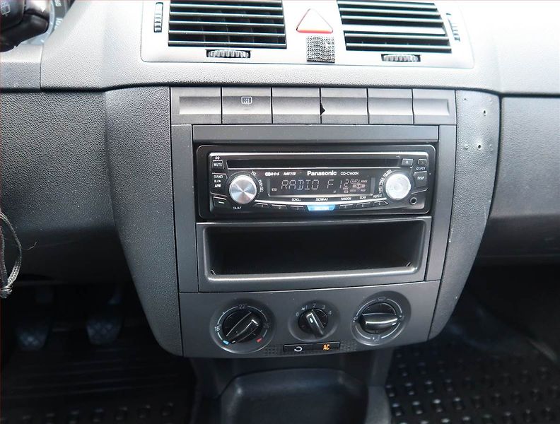 Škoda Yeti (2015) Ambition Plus 2.0 TDI - fotka 12 z 18