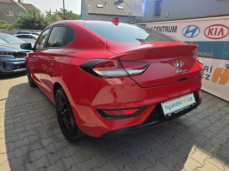 Hyundai i30 1.0-1.MAJITEL-AUTOMAT-KAMERA - fotka 10 z 20