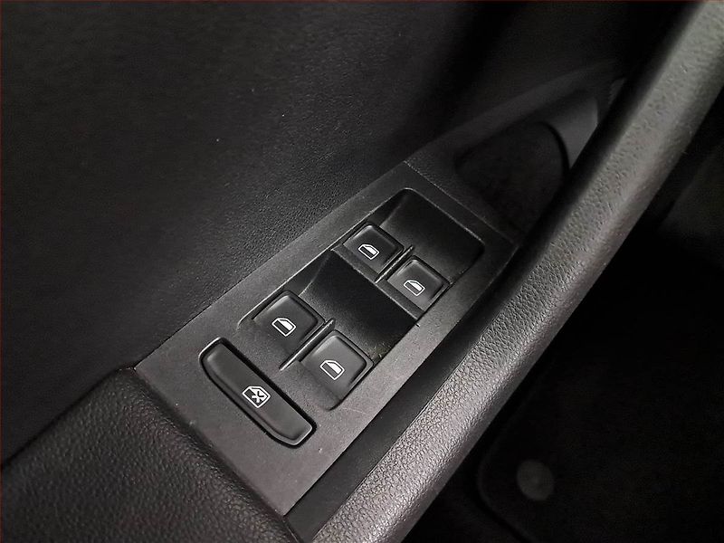 Škoda Octavia (2014) Ambition 1.6 TDI, Serv.kniha - fotka 19 z 19