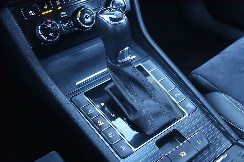 Škoda Superb (2020) iV 1.4 TSI PHEV, Automat, Kůže - fotka 13 z 30