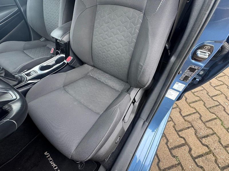 Toyota Corolla (2019) 1,2i 85KW TURBO SPOJKA 2. MAJ - fotka 21 z 50