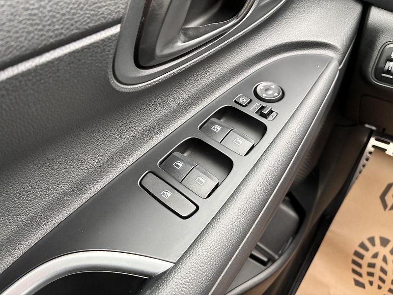 Hyundai Bayon 1.2i 62kW PLAY ČR REZERVACE - fotka 24 z 31