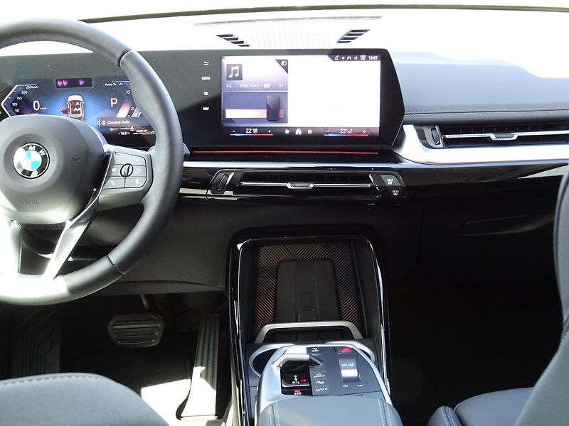 BMW X1 sDrive18i - fotka 4 z 6