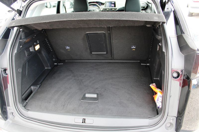 Peugeot 3008 (2018) 1,5HDI NAVI KLIMA  TEMPOMAT AL - fotka 11 z 15