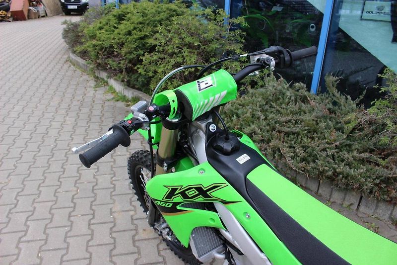 Kawasaki KX 450 F (2022) 2022 - fotka 7 z 10