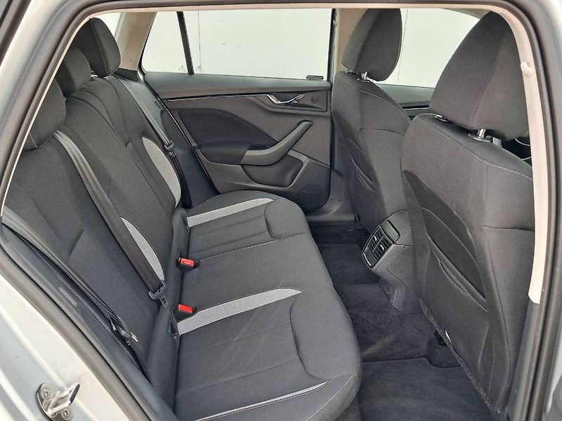 Škoda Kamiq (2025) SELECTION 1.0 TSI  / 85 kW M6 - fotka 19 z 24