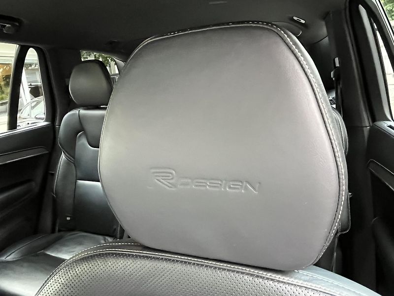 Volvo XC90 (2019) D5 AWD R-DESIGN, 7 MÍST - fotka 37 z 44