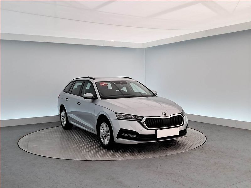 Škoda Octavia (2023) Ambition 2.0 TDI, ČR,1.maj - fotografie inzerátu