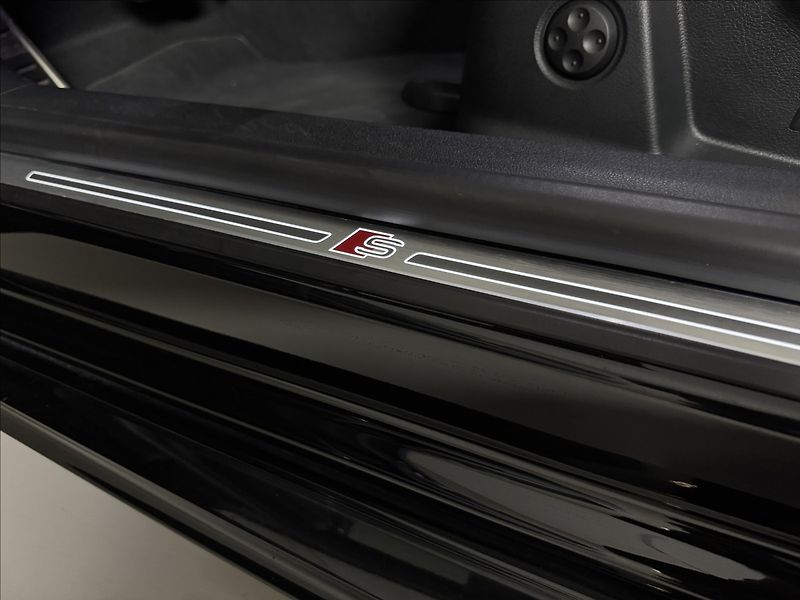 Audi A5 2,0 TDi  S-Line Quattro Matrix - fotka 46 z 47