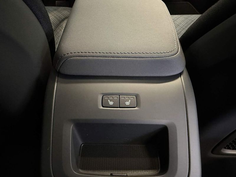 Volvo XC60 (2026) B5 2.0L 250+14 HPAT8 AWD CORE - fotka 23 z 26