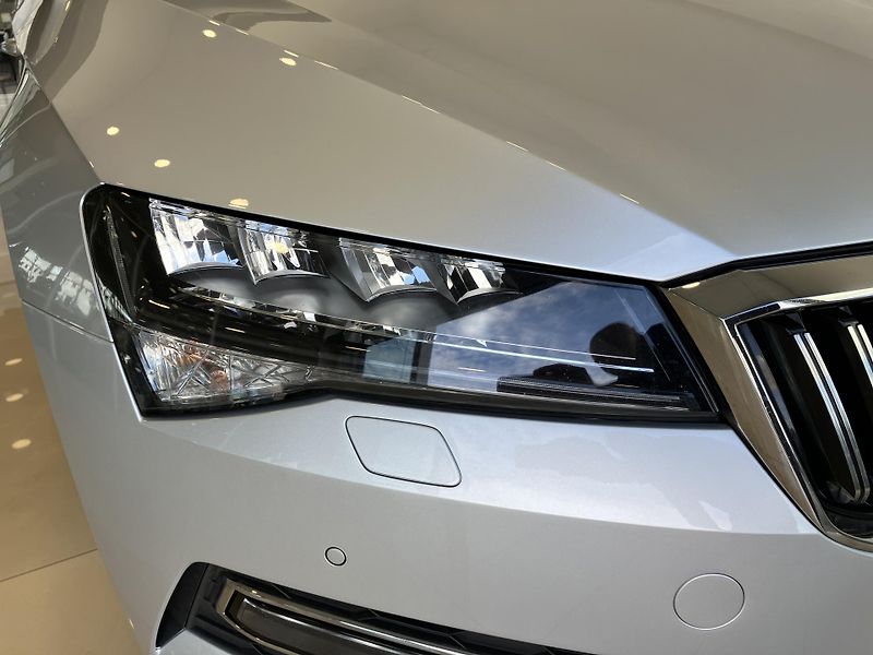 Škoda Superb  2.0 TDI 110kW Style DSG AT7 - fotka 4 z 38