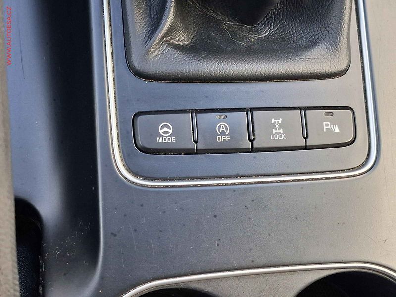 Kia Sorento (2017) 2.2CRDi 4x4, ČR, Navi, xenon - fotka 15 z 20