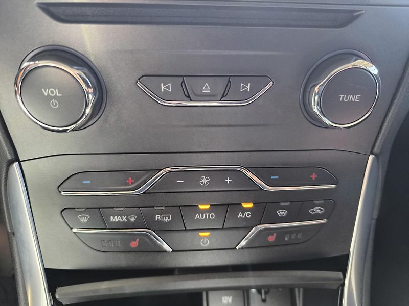 Ford Galaxy 2.0 TDCi SERVISKA.DOL KM - fotka 33 z 49