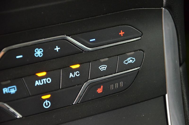 Ford S-MAX (2020) 2.0TDCi 110kw Titanium - fotka 19 z 24