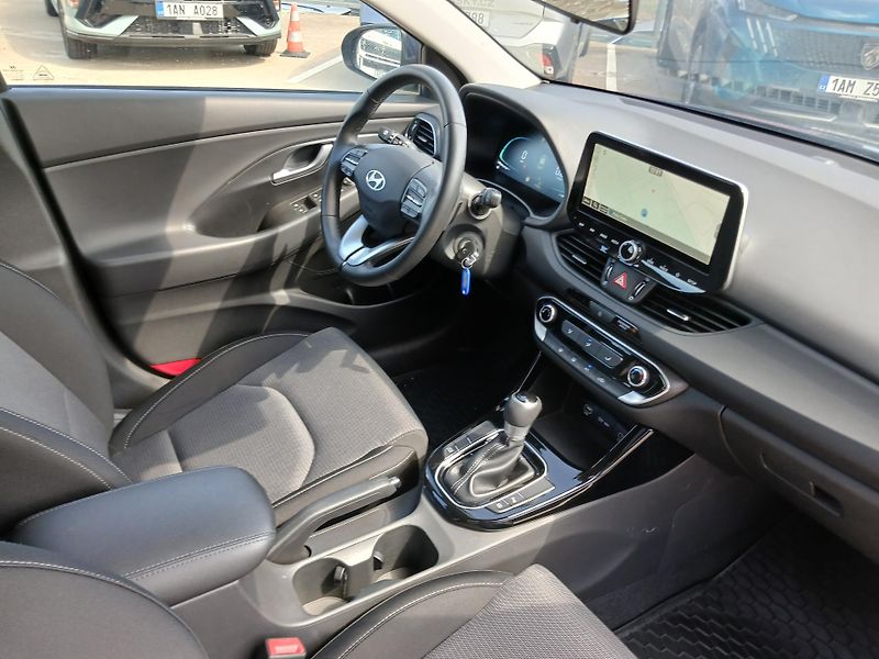 Hyundai i30 1,0 T-GDI DCT - fotka 17 z 18