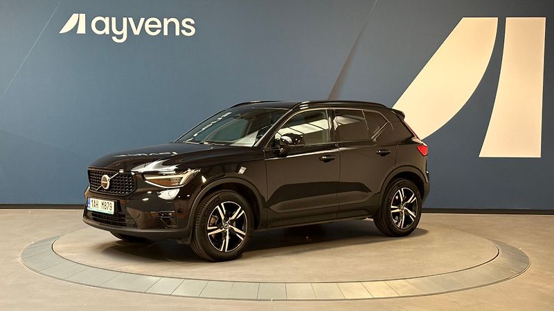 Volvo XC40 B3 Plus Dark DCT - fotka 4 z 17