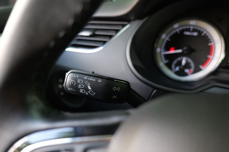 Škoda Octavia 1.4 TSI 110 kW Tažné CarPlay - fotka 19 z 31