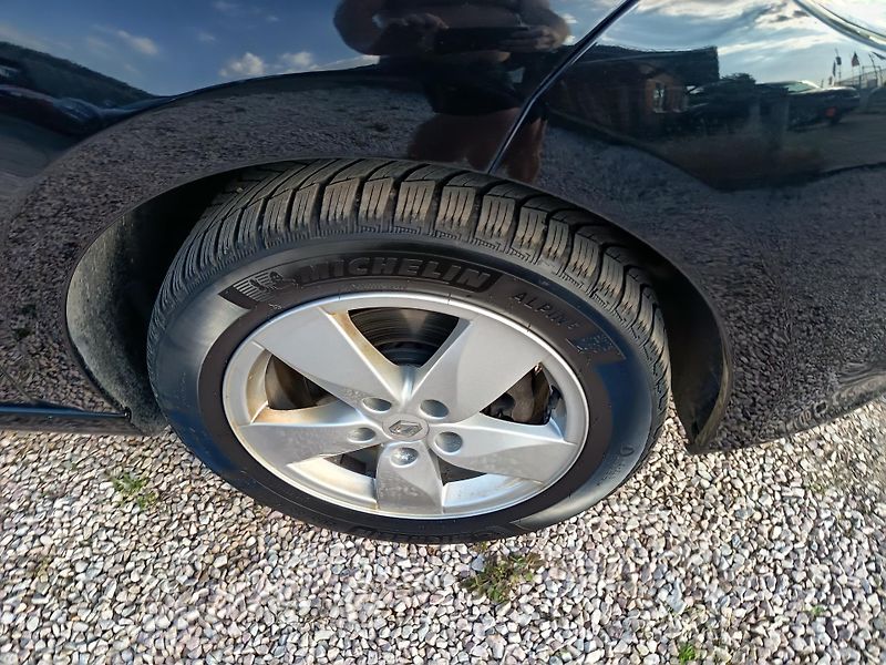 Renault Mégane (2011) Kabroušek 1.4 96kw - fotka 38 z 53