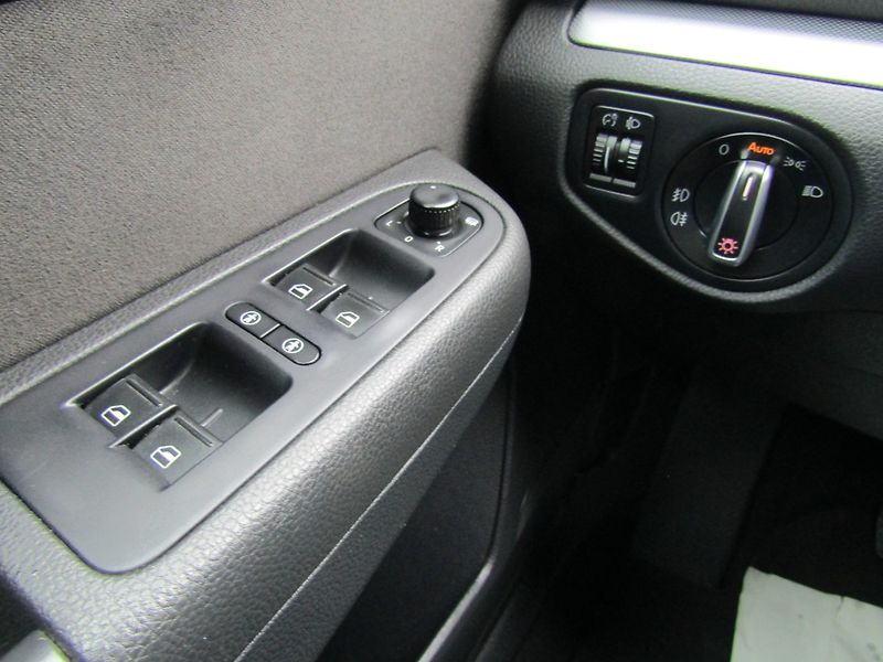 Volkswagen Sharan (2015) 2.0 TDI 100kW  CAR-PASS - fotka 27 z 40