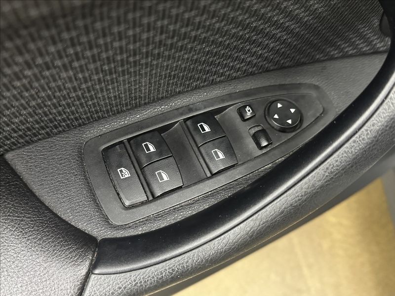 BMW X1 2,0 18d AUTOMAT SERVIS ČR - fotka 35 z 44
