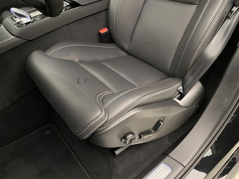 Volvo XC90 (2026) B5 AWD AUT BLACK EDITION ULTRA - fotka 30 z 73