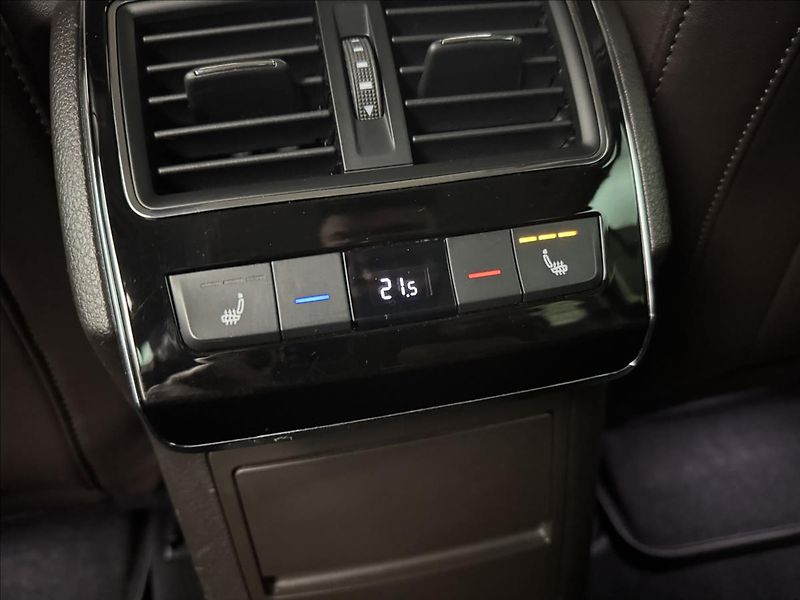 Škoda Superb 2,0 TDi 110kW L&K DPH ACC DCC - fotka 48 z 56