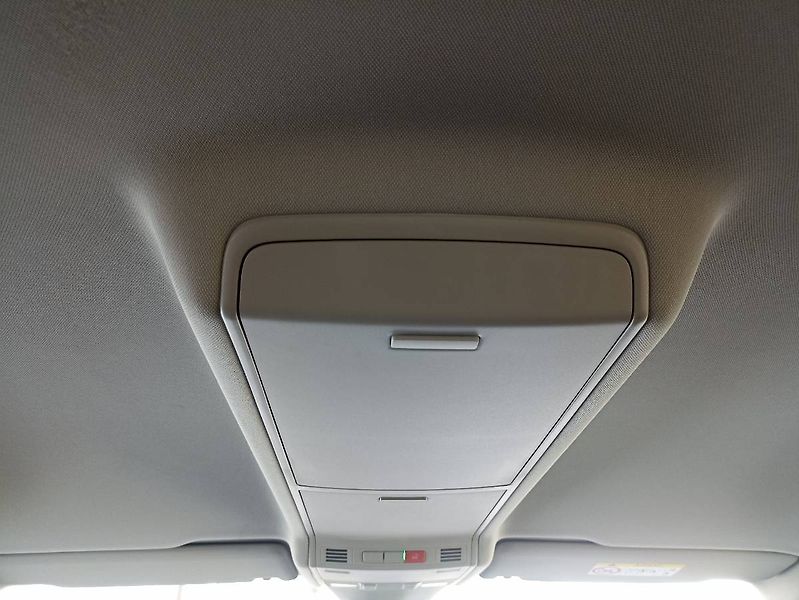 Volkswagen Touran (2022) 1.5TSI Highline Webasto Matrix - fotka 18 z 35