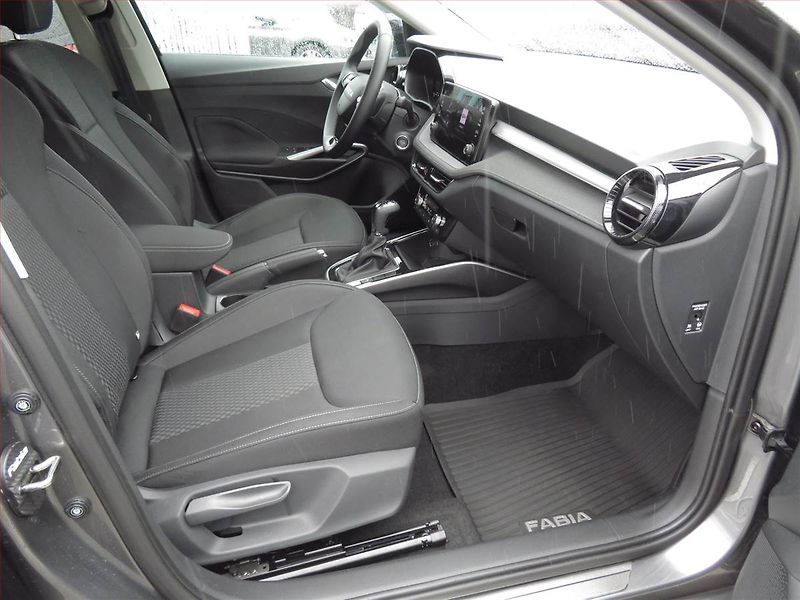 Škoda Fabia (2025) Top Selection 1.0 TSI - fotka 9 z 18