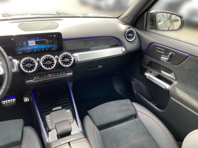 Mercedes-Benz GLB 200d 4M AMG - fotka 11 z 27