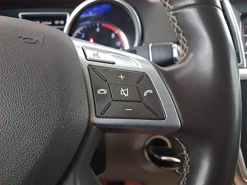 Mercedes-Benz Třídy M (2012) ML 350 BlueTEC, 4X4, Automat - fotka 18 z 19