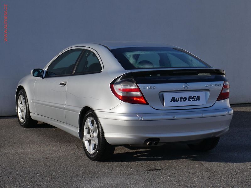 Mercedes-Benz Třídy C (2007) 1.8 i, autoAC - fotka 6 z 21