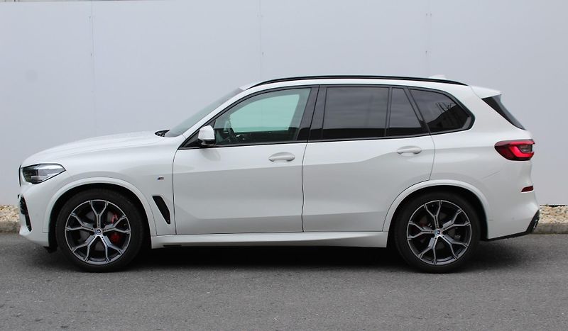 BMW X5 xDrive30d - fotka 9 z 28
