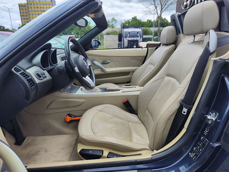 BMW Z4 2.2i/125kW Cabrio - fotka 19 z 32