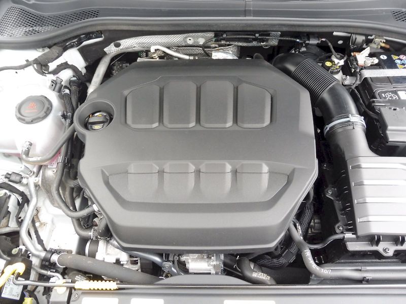 Cupra Leon (2024) 2,0 TSI 221kW DSG - fotka 24 z 28