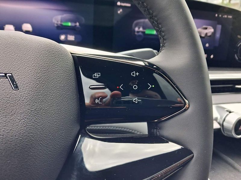 Omoda 9 (2026) Premium 1.5TGDI PHEV AWD - fotka 18 z 29