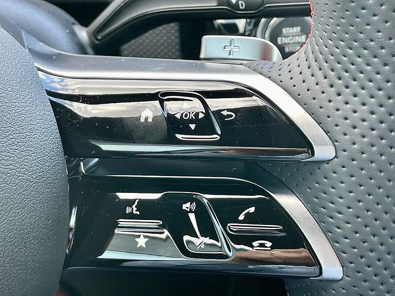 Mercedes-Benz Třídy A 180 Linie AMG - fotka 20 z 23