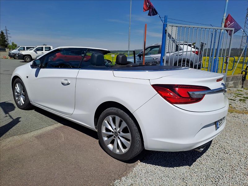 Opel Cascada 2,0 CDTI 121kW KABRIOLET - fotka 4 z 18