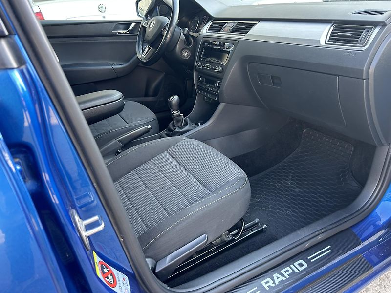 Škoda Rapid 1.6 TDI Elegance - fotka 9 z 20