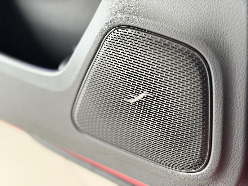 Mercedes-Benz Třídy A 200 AMG AUT*Panorama*Distronic - fotka 33 z 39